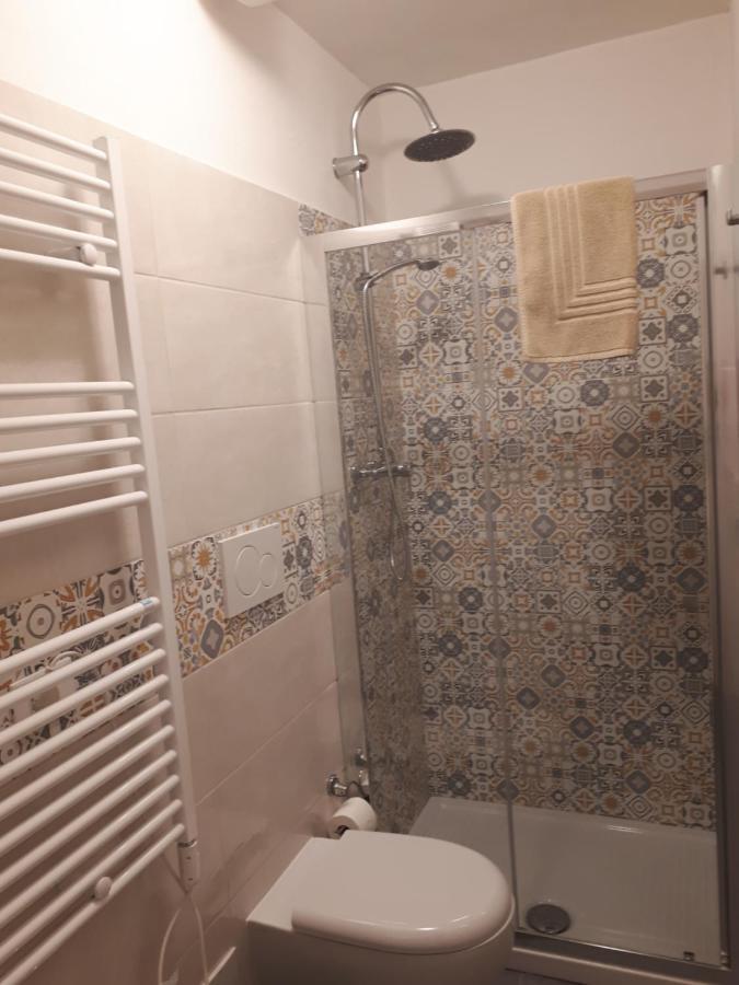 Le Camere Di Sabrina Con Bagno In Camera Sarzana Exterior photo