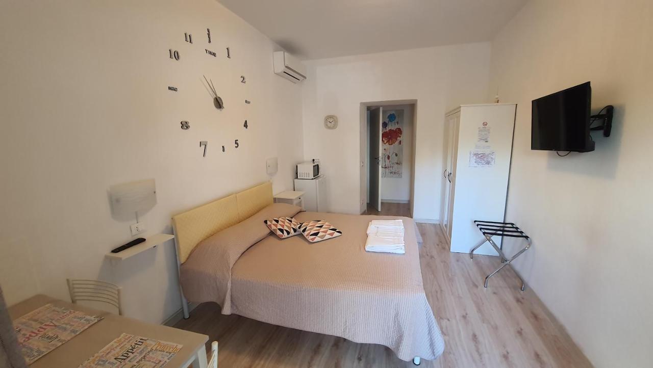 Le Camere Di Sabrina Con Bagno In Camera Sarzana Exterior photo