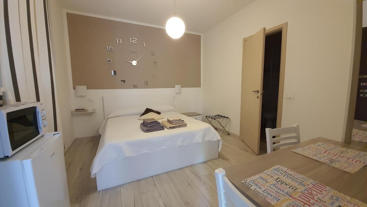 Le Camere Di Sabrina Con Bagno In Camera Sarzana Exterior photo