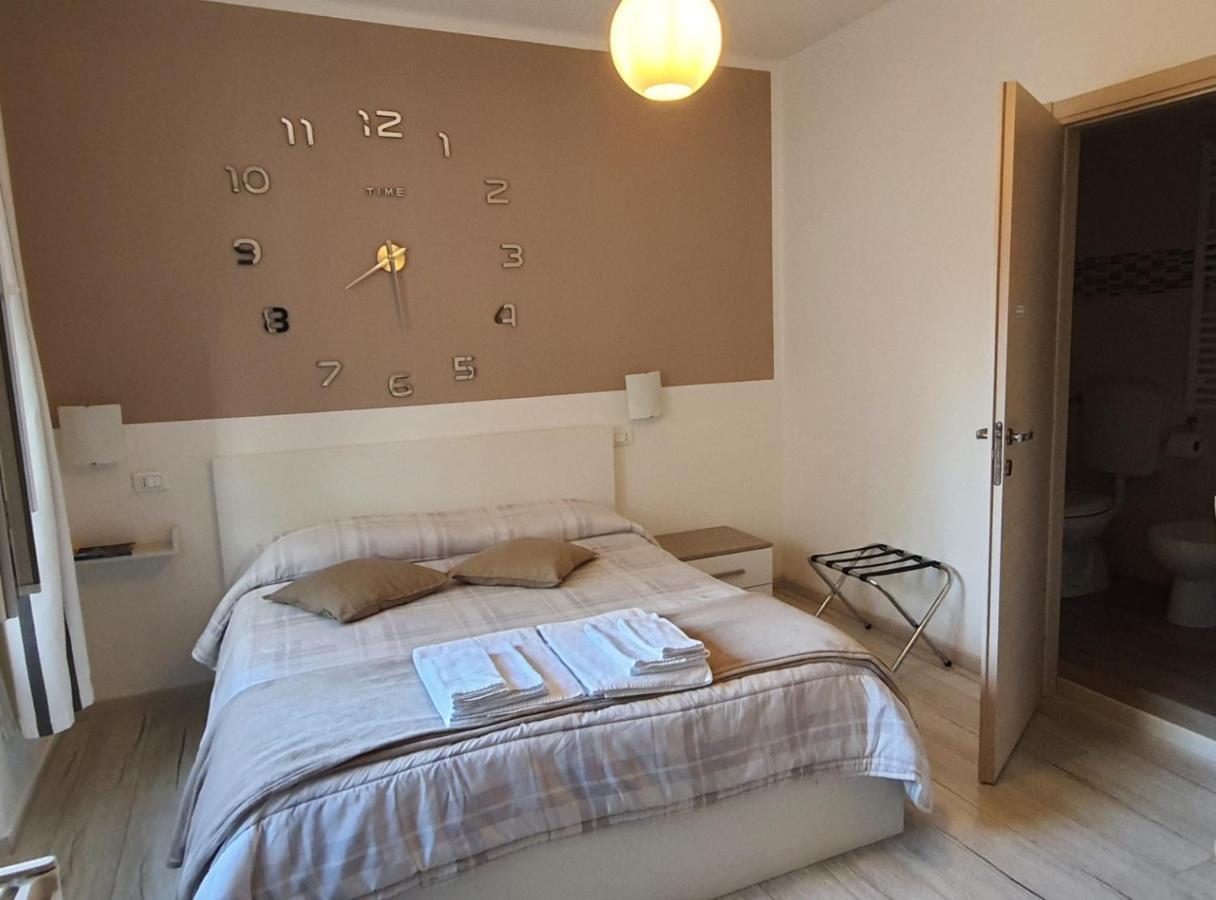 Le Camere Di Sabrina Con Bagno In Camera Sarzana Exterior photo