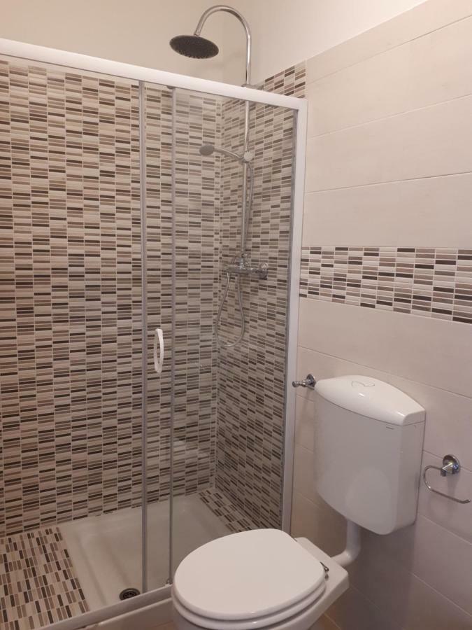 Le Camere Di Sabrina Con Bagno In Camera Sarzana Exterior photo