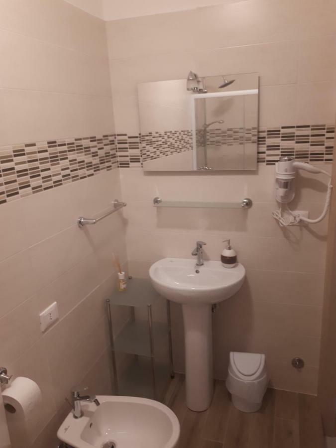 Le Camere Di Sabrina Con Bagno In Camera Sarzana Exterior photo