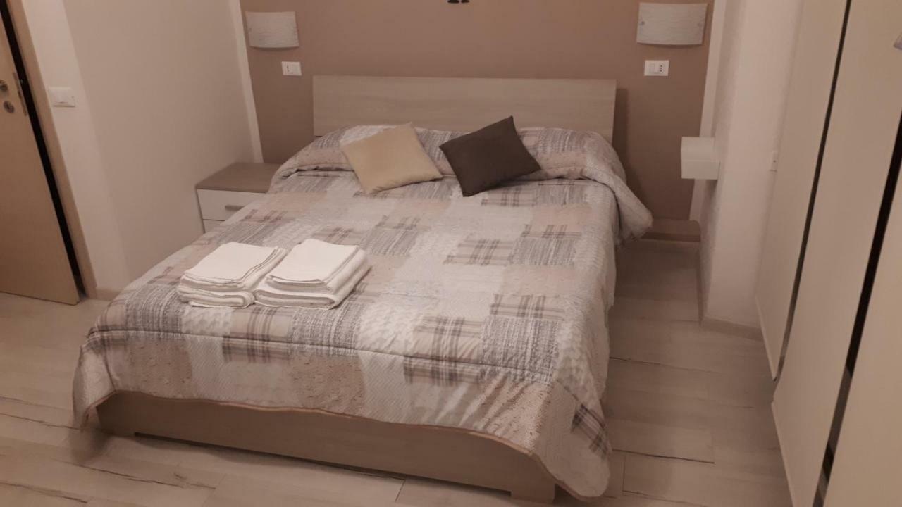 Le Camere Di Sabrina Con Bagno In Camera Sarzana Exterior photo