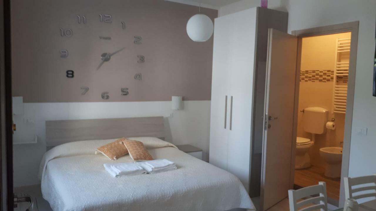 Le Camere Di Sabrina Con Bagno In Camera Sarzana Exterior photo