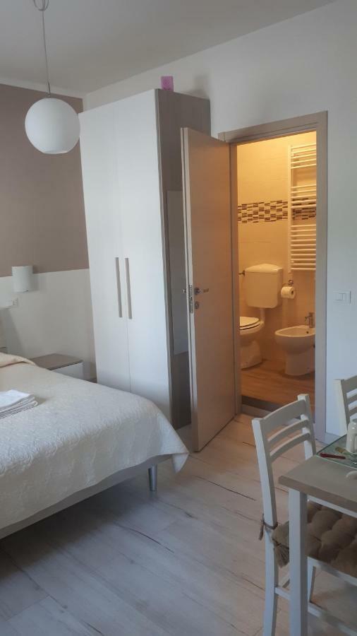 Le Camere Di Sabrina Con Bagno In Camera Sarzana Exterior photo